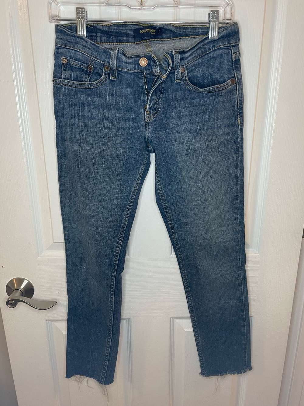 Vintage Levi's 524 Too Superlow Juniors Skinny Jeans in Medium Blue Wash